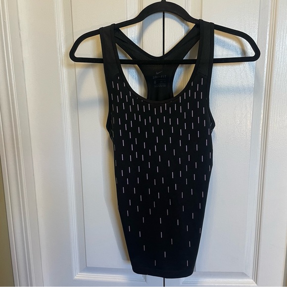 Nike Dri-Fit Women’s Linear Graphic Tank Top - XSmall - Picture 3 of 10